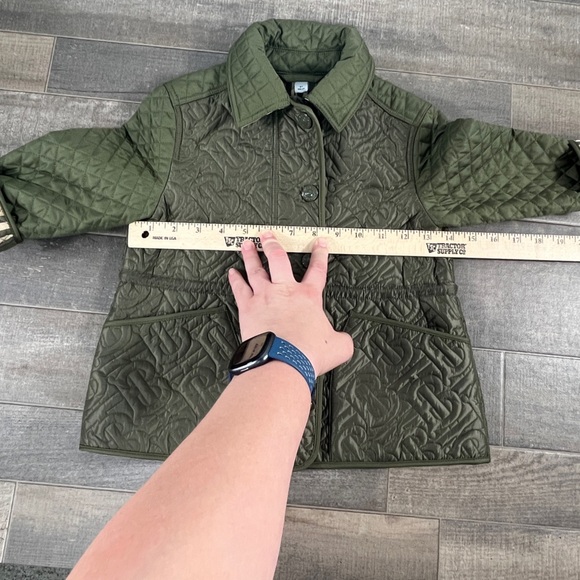 Burberry Giada Quilted Jacket in Poplar Green - Picture 13 of 15